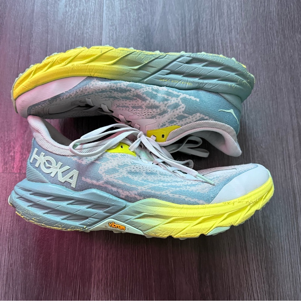 Women’s Hoka speedgoat 5 wide